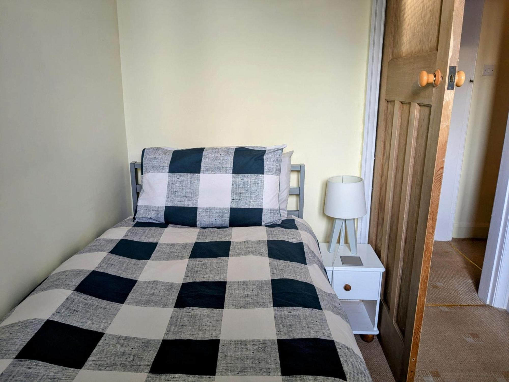 Apartment With Outside Patio And Car Space Durham Luaran gambar